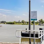 De Sleeuwijkerwaard 3*