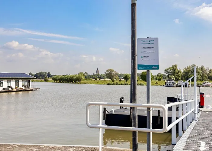 De Sleeuwijkerwaard 3*